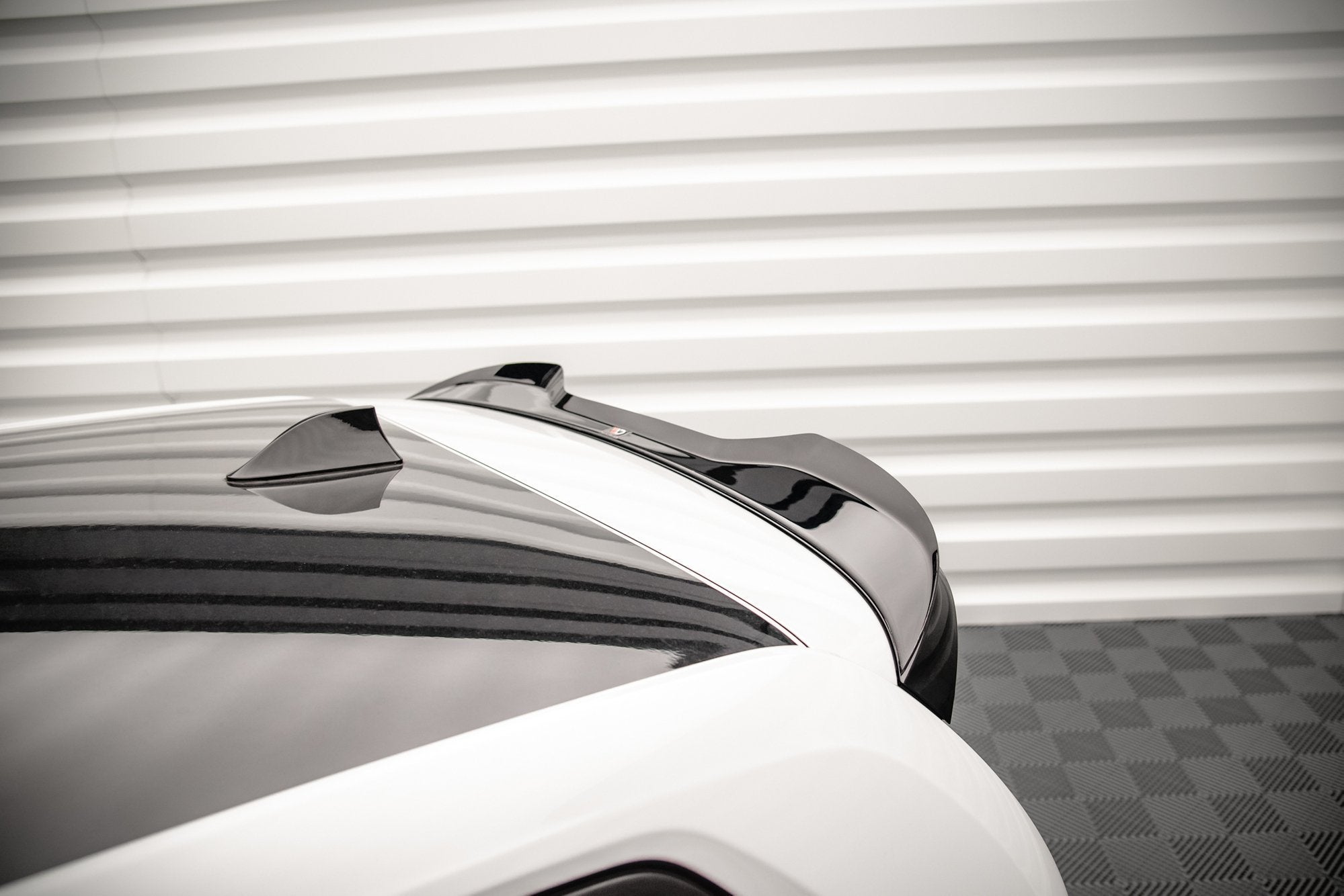 Eleron spoiler cap Volkswagen Up GTI 2018- v1 - Maxton Design