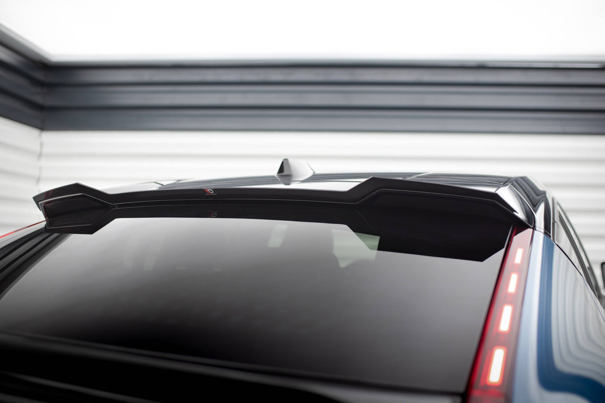 Eleron spoiler cap Volvo C40 Mk1 2021- v1 - Maxton Design