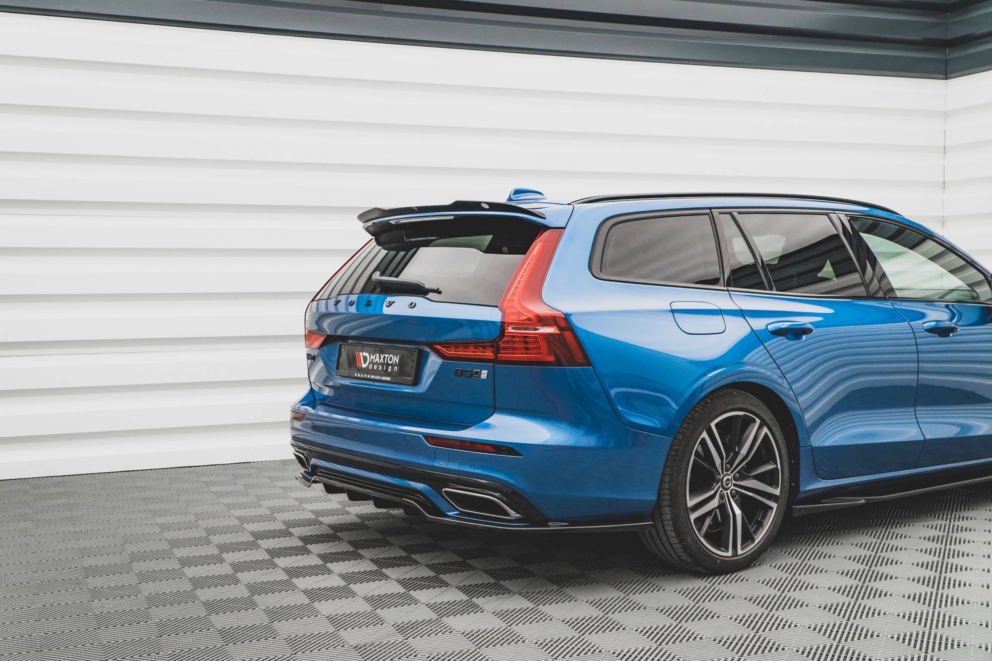 Eleron spoiler cap Volvo V60 R-Design Mk2 2018- v2 - Maxton Design