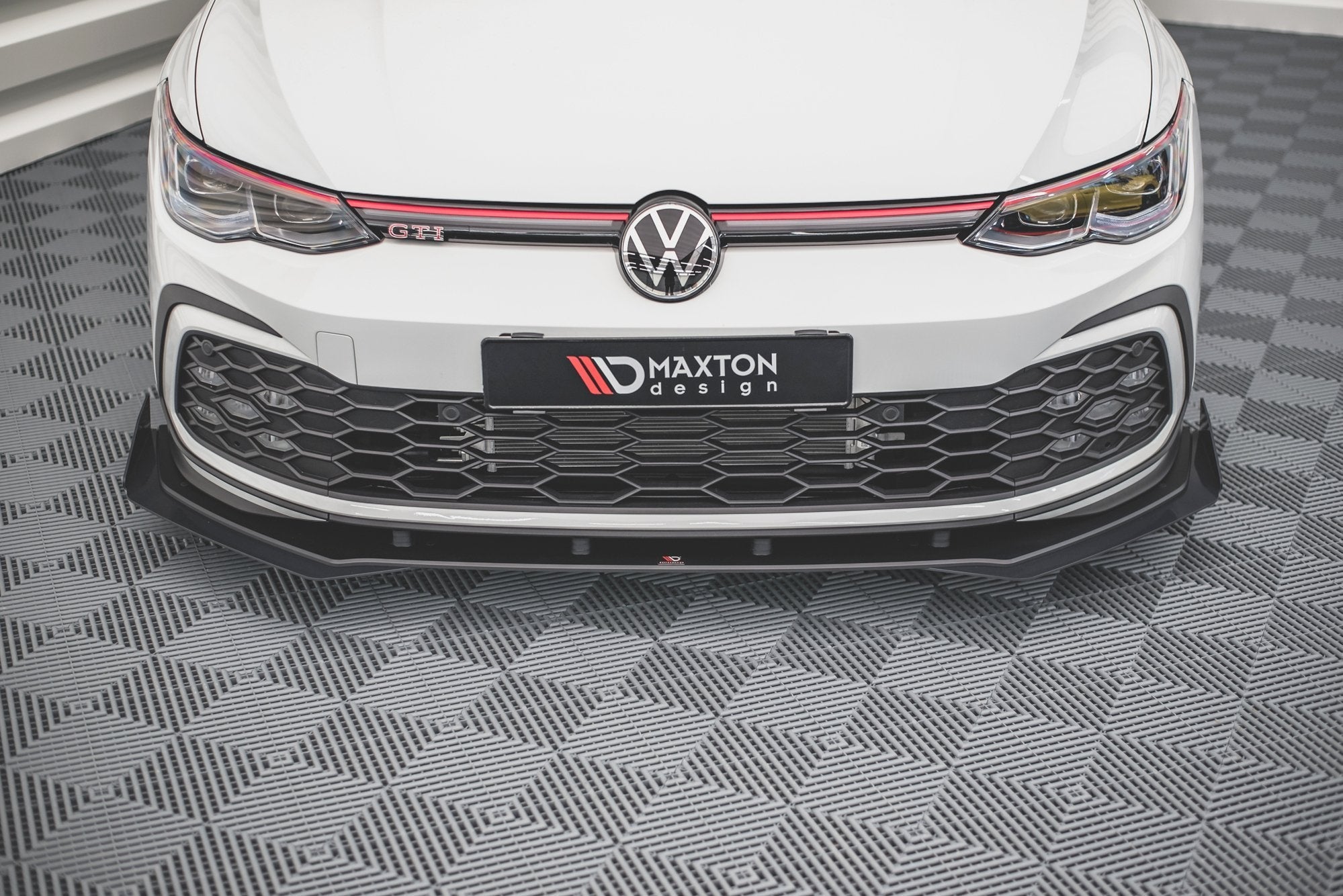 Prelungire splitter bara fata si flapsuri Volkswagen Golf 8 GTI 2020- v9 - Maxton Design