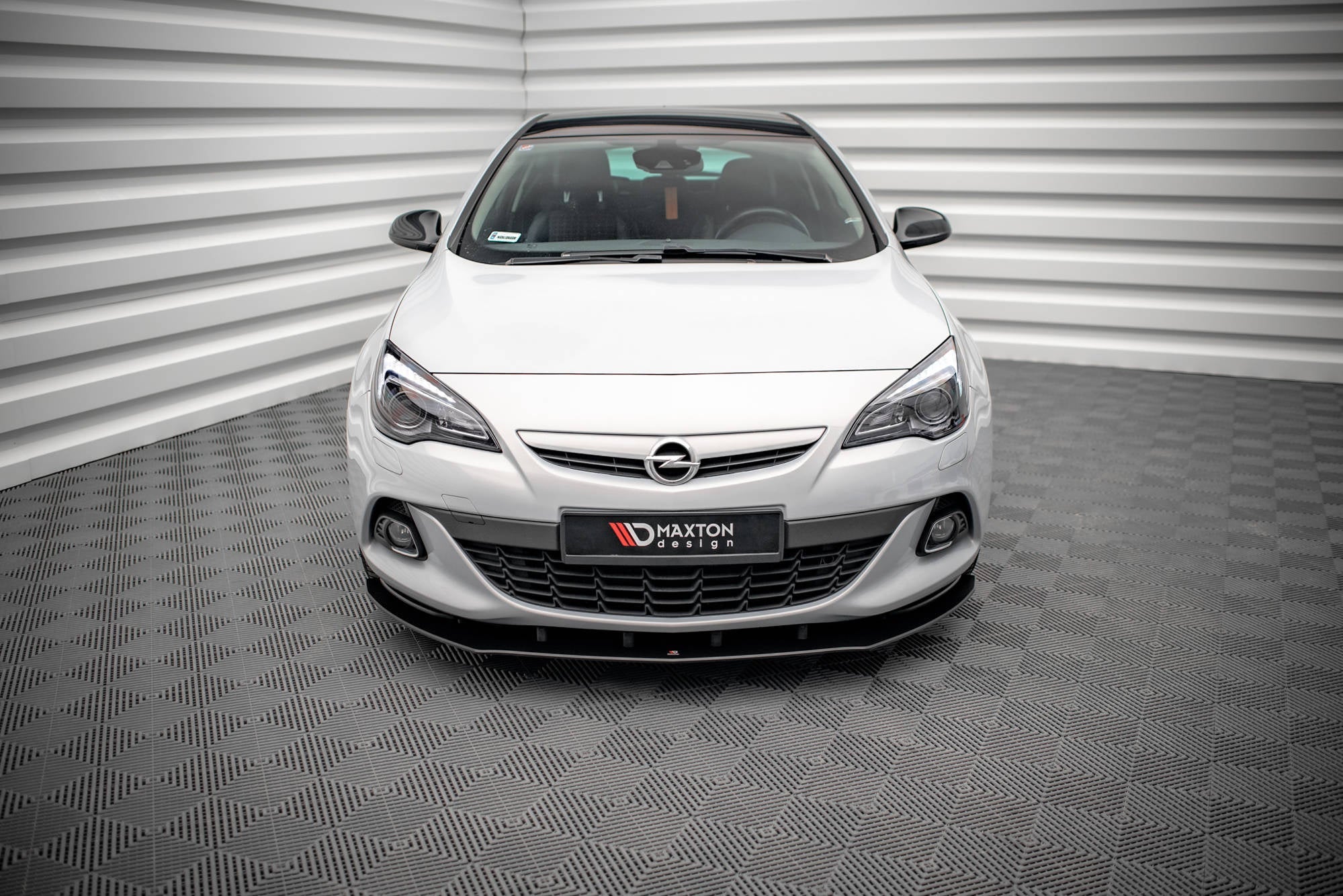 Prelungire splitter bara fata Opel Astra J GTC OPC-Line 2011-2018 v8 - Maxton Design