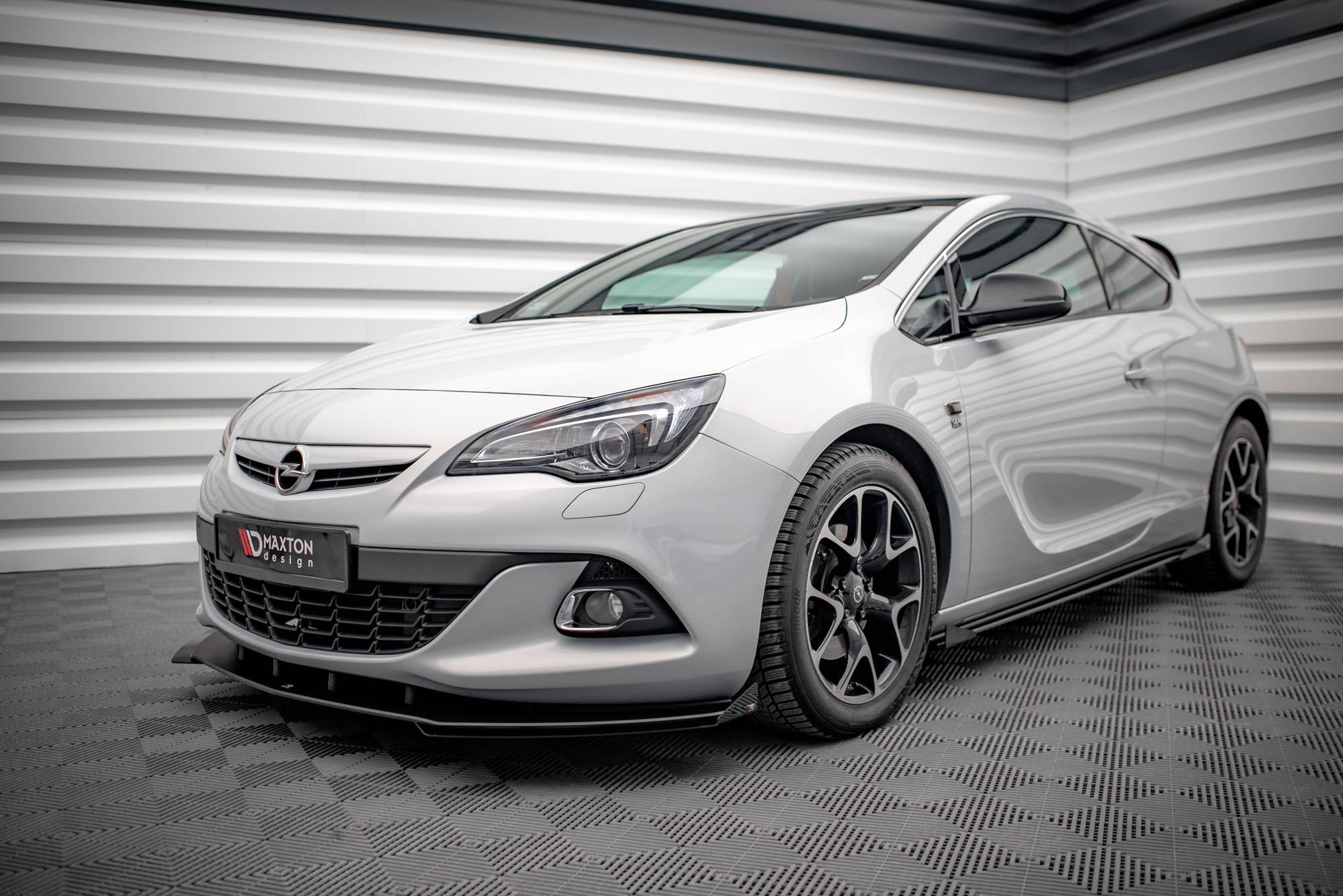 Prelungire splitter bara fata si flapsuri Opel Astra J GTC OPC-Line 2011-2018 v9 - Maxton Design
