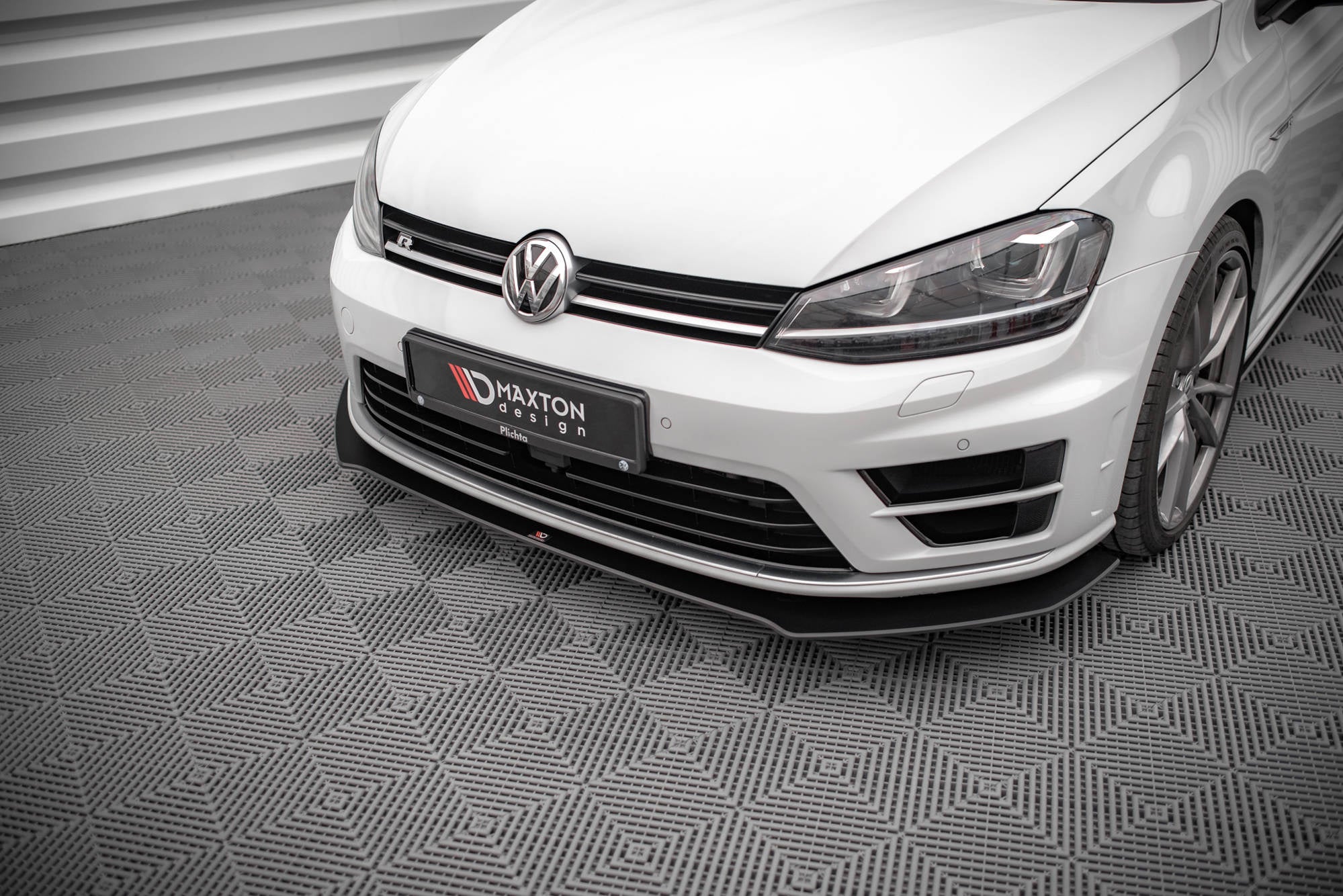 Prelungire splitter bara fata Volkswagen Golf 7 R 2013-2016 v26 - Maxton Design