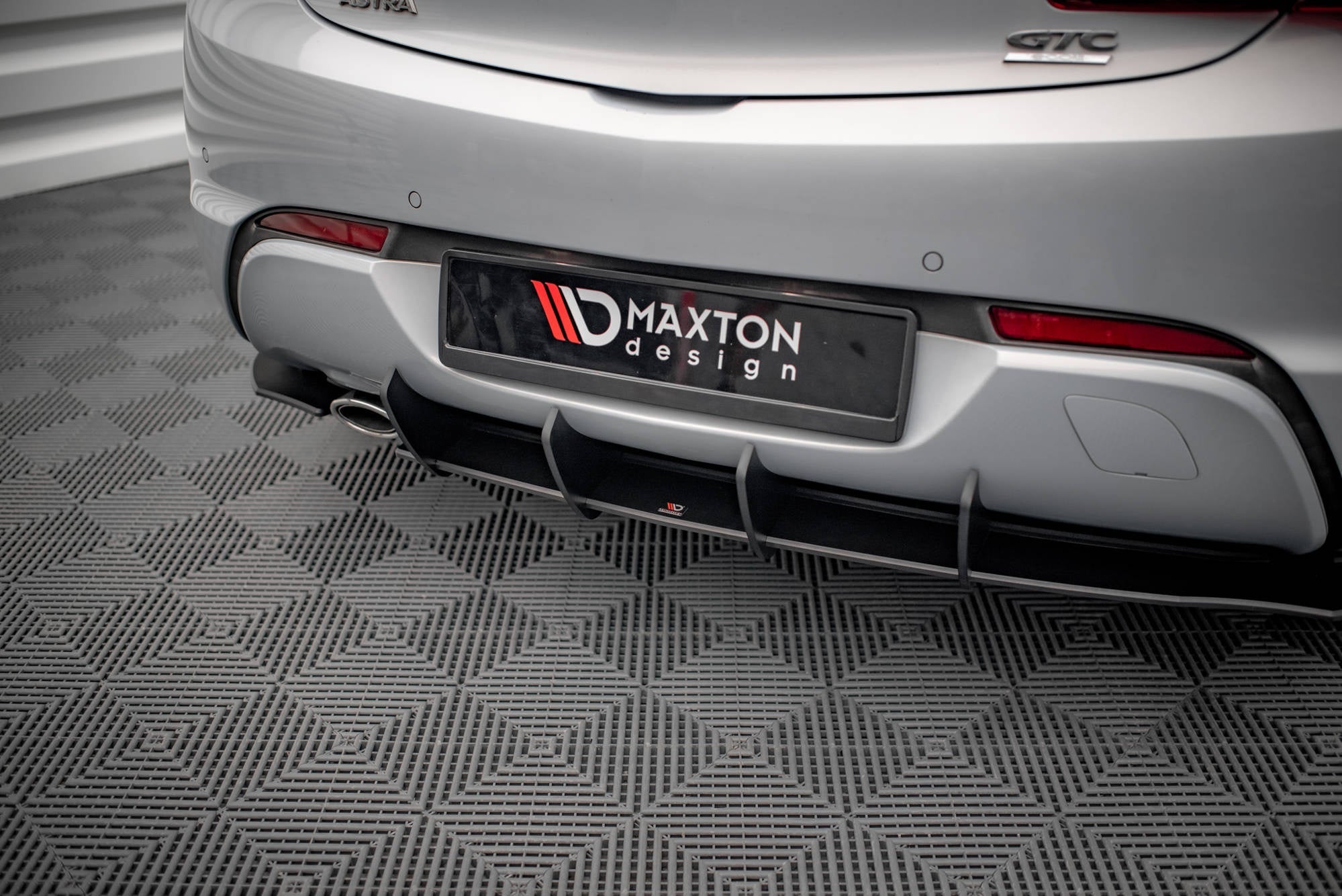 Prelungire difuzor bara spate Opel Astra J GTC OPC-Line 2011-2018 v4 - Maxton Design