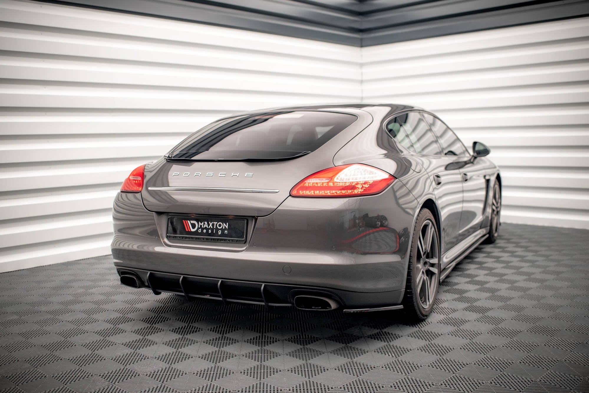 Prelungire difuzor bara spate Porsche Panamera / Panamera Diesel 970 2009-2013 v3 - Maxton Design
