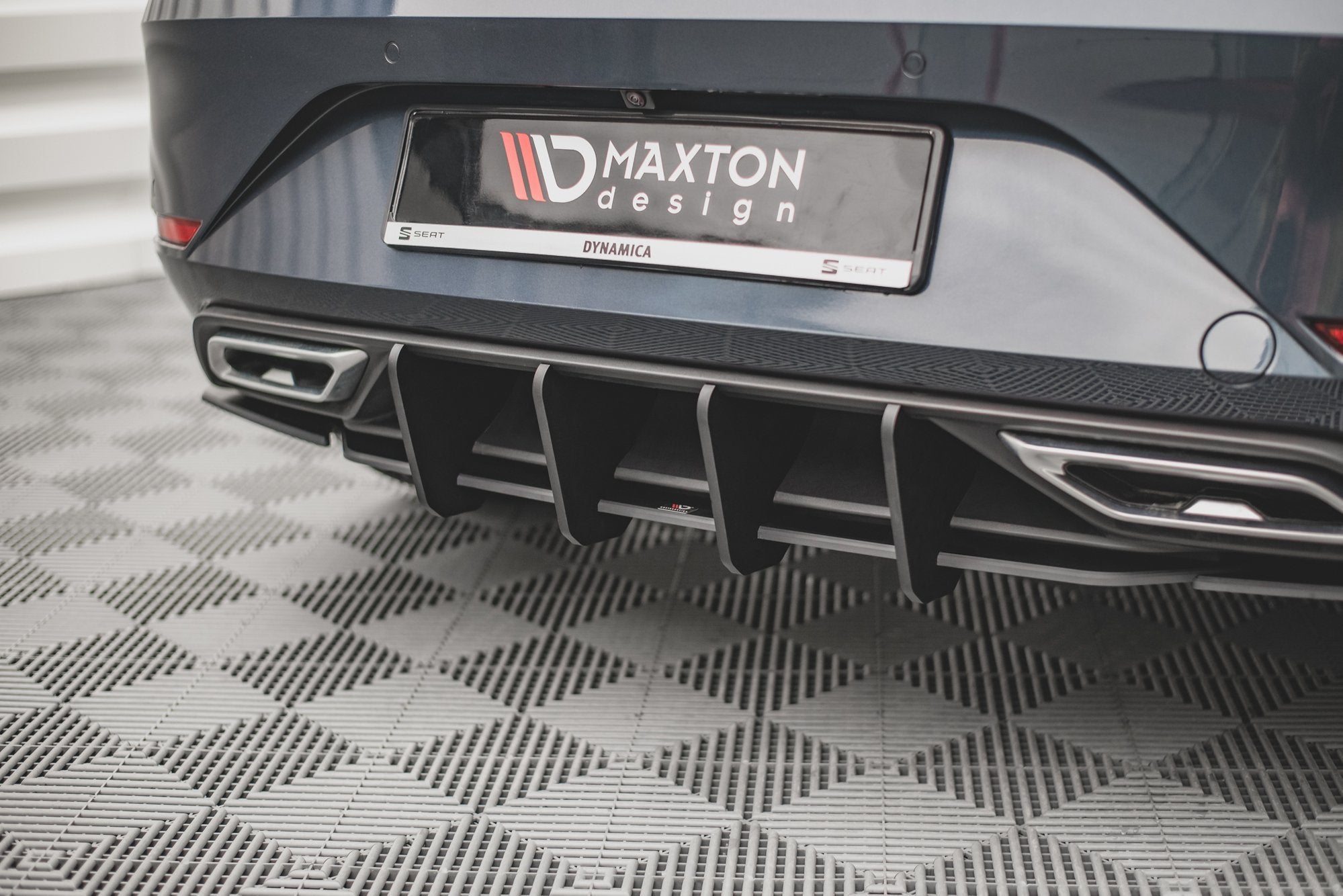 Prelungire difuzor bara spate Seat Leon FR Hatchback Mk4 2020- v24 - Maxton Design