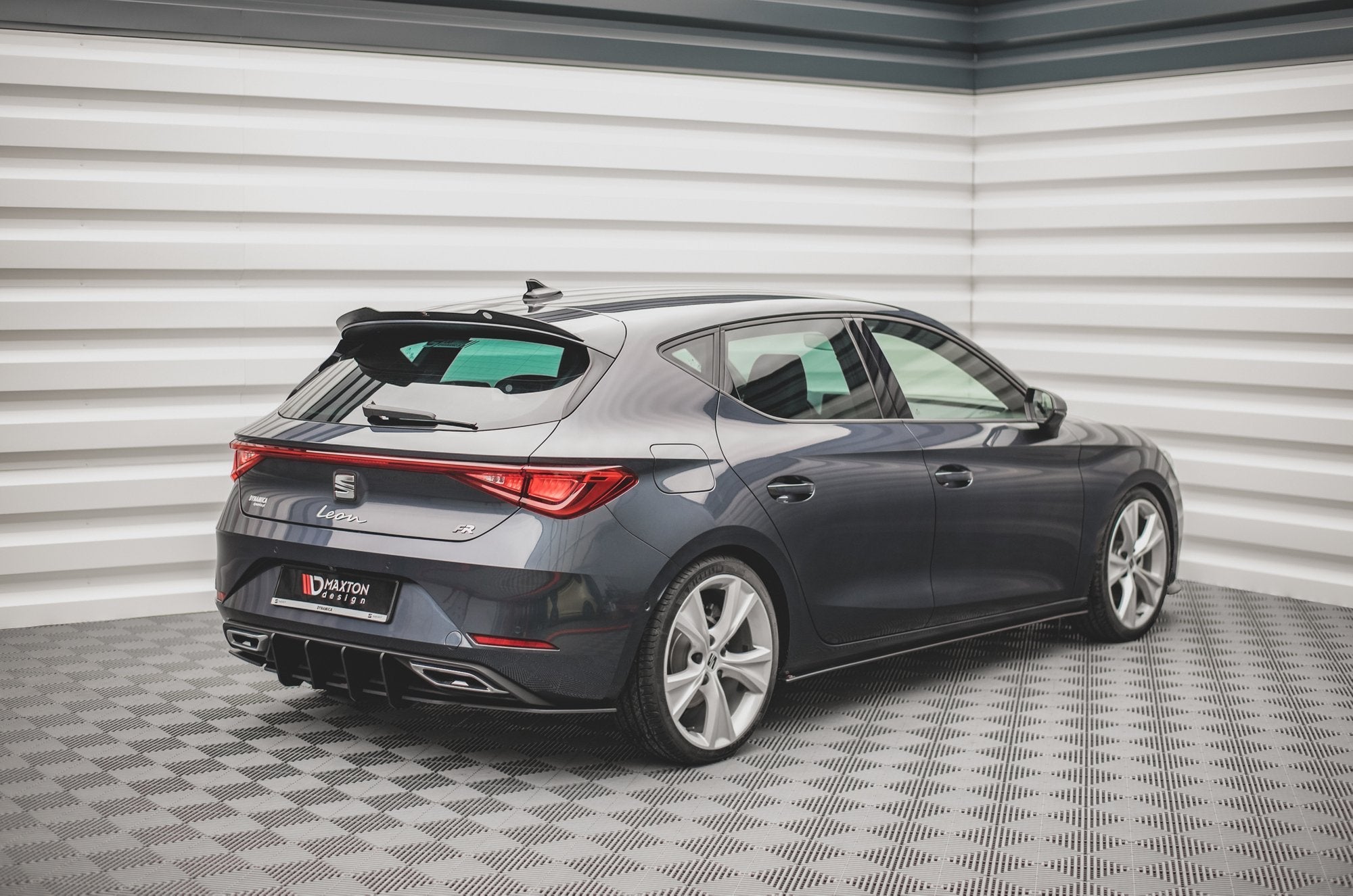 Prelungire difuzor bara spate Seat Leon FR Hatchback Mk4 2020- v24 - Maxton Design