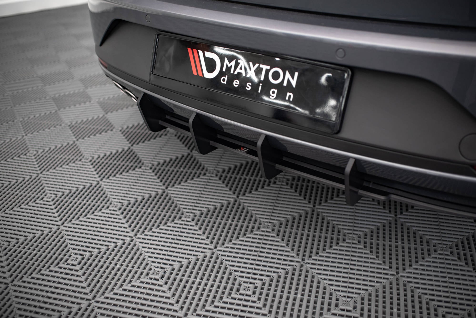 Prelungire difuzor bara spate Seat Leon FR Sportstourer Mk3 2012-2016 v25 - Maxton Design