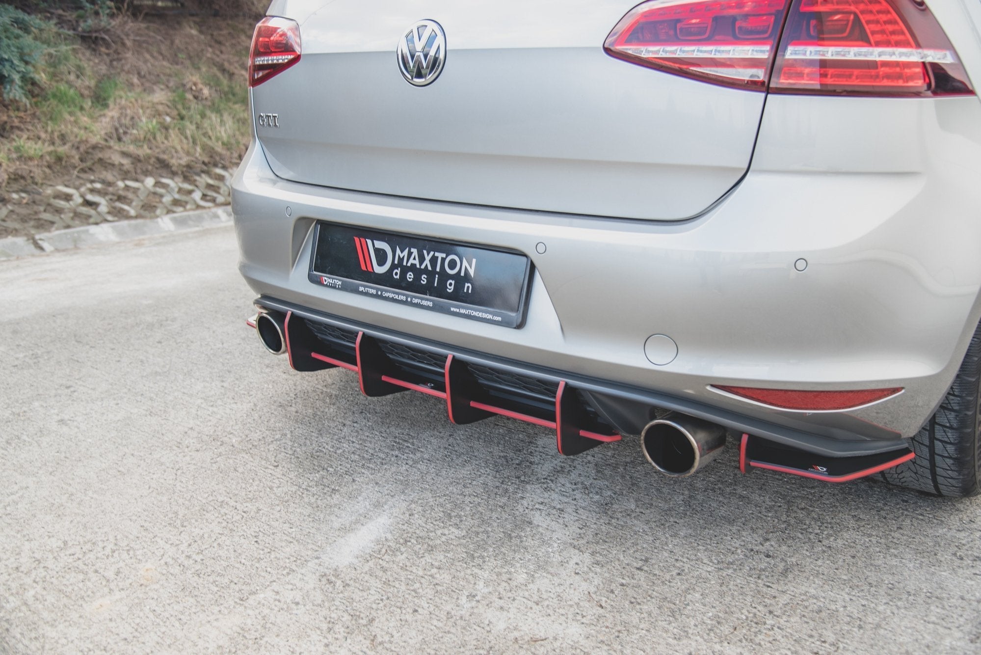 Prelungire difuzor bara spate Volkswagen Golf 7 Gti 2013-2016 v25 - Maxton Design