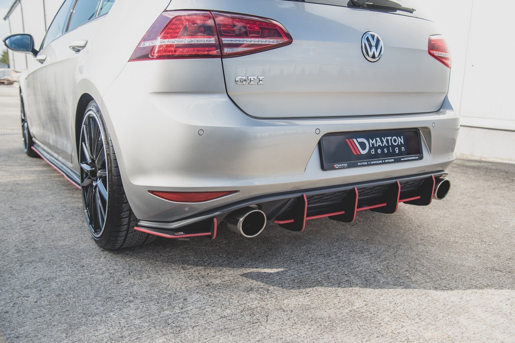 Prelungire difuzor bara spate Volkswagen Golf 7 Gti 2013-2016 v25 - Maxton Design