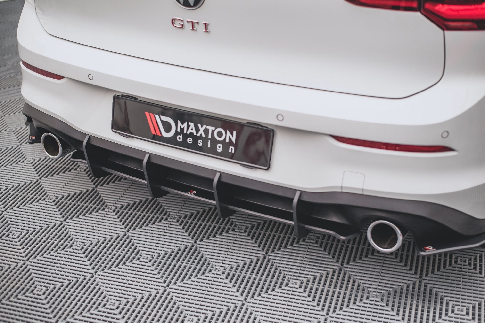 Prelungire difuzor bara spate Volkswagen Golf 8 GTI 2020- v13 - Maxton Design