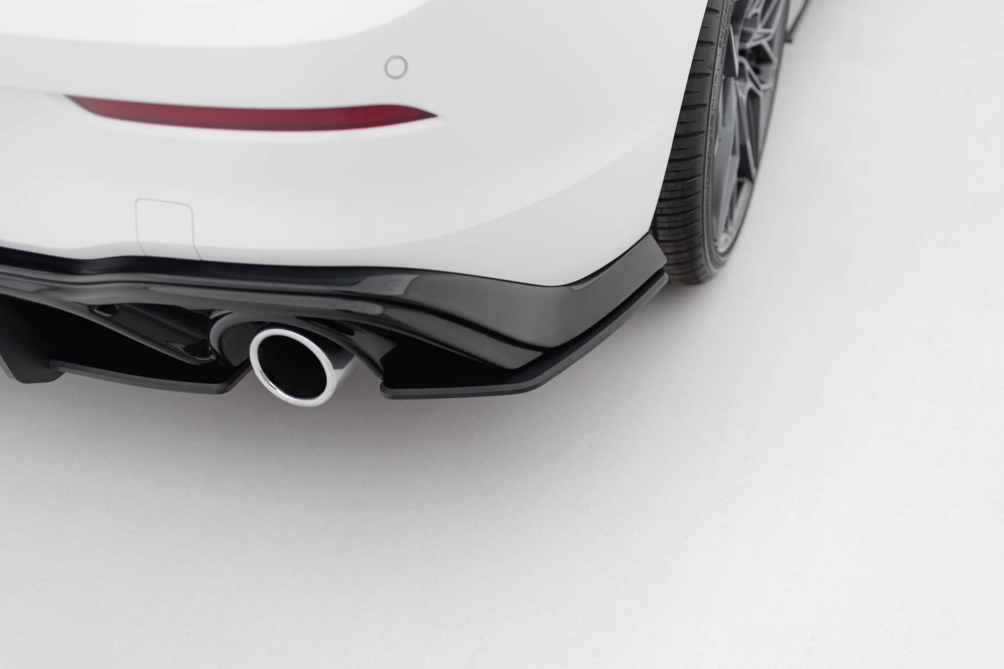 Prelungire splitter bara spate Volkswagen Golf GTI Mk8 2020- v49 - Maxton Design