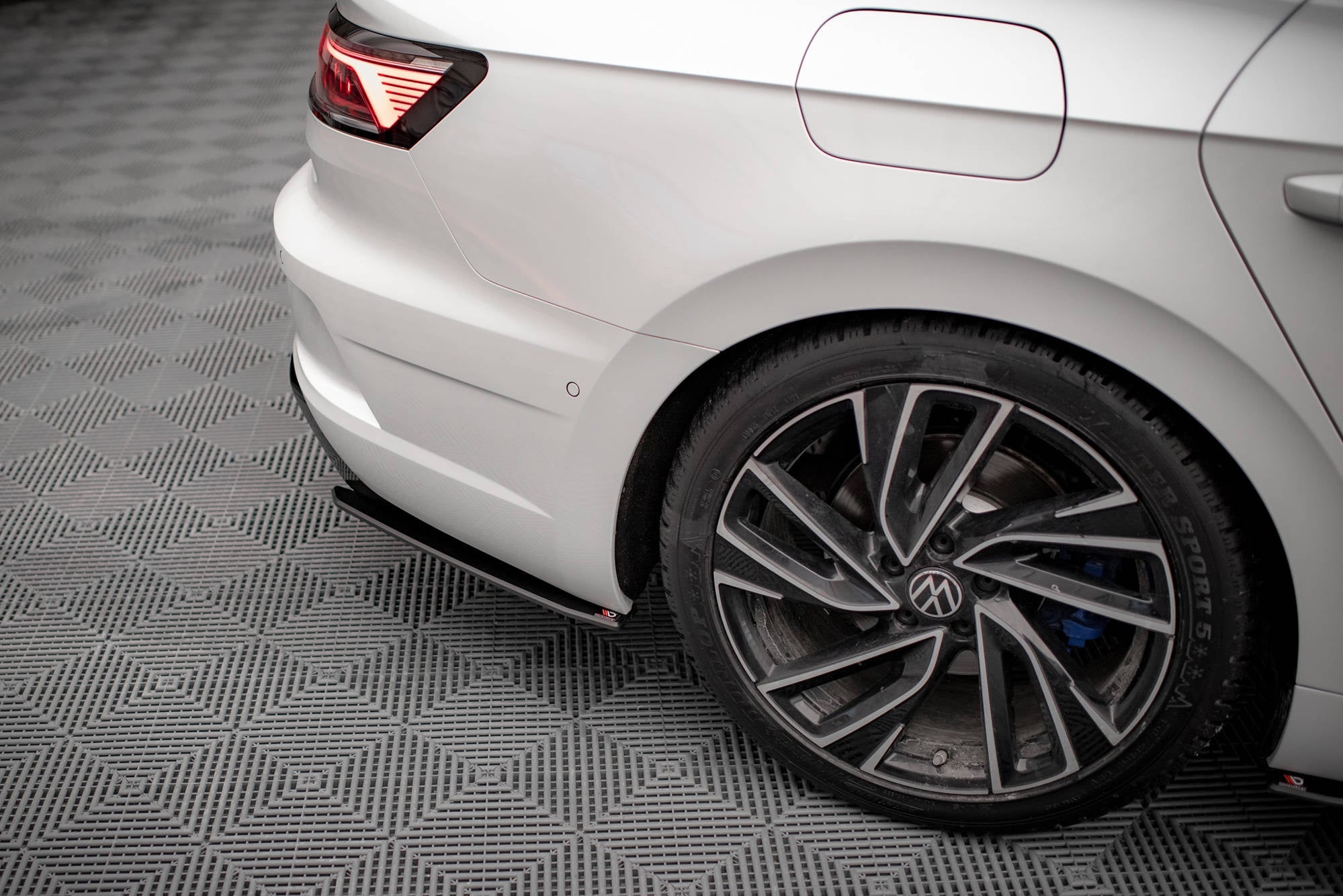 Prelungire splitter bara spate Volkswagen Arteon R 2020- v12 - Maxton Design