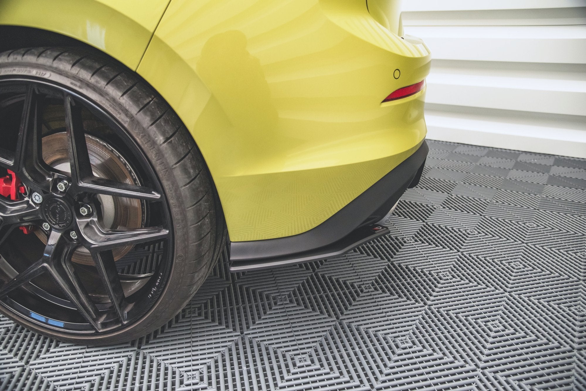 Prelungire splitter bara spate Volkswagen Golf 8 GTI Clubsport 2020- v23 - Maxton Design