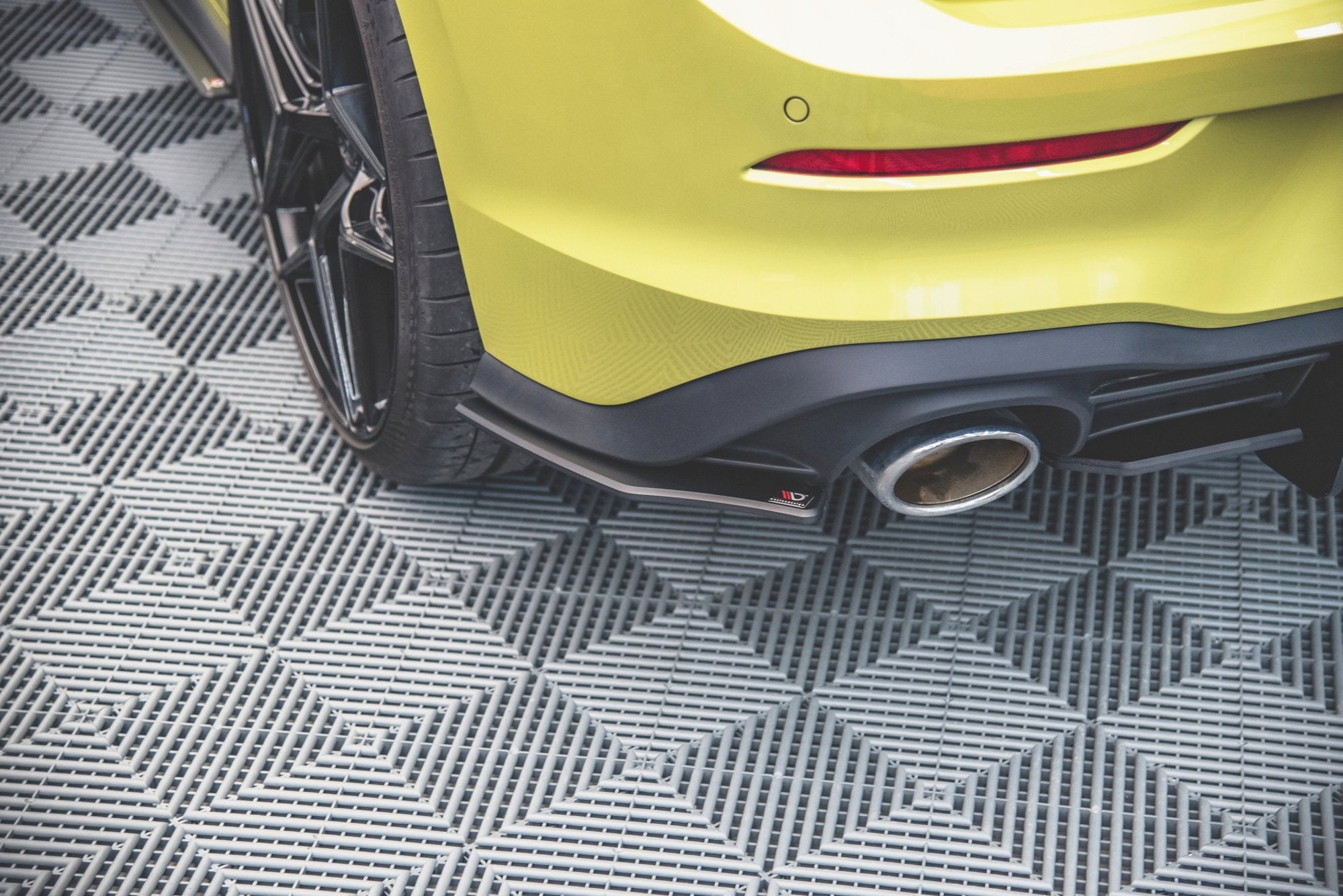 Prelungire splitter bara spate Volkswagen Golf 8 GTI Clubsport 2020- v23 - Maxton Design