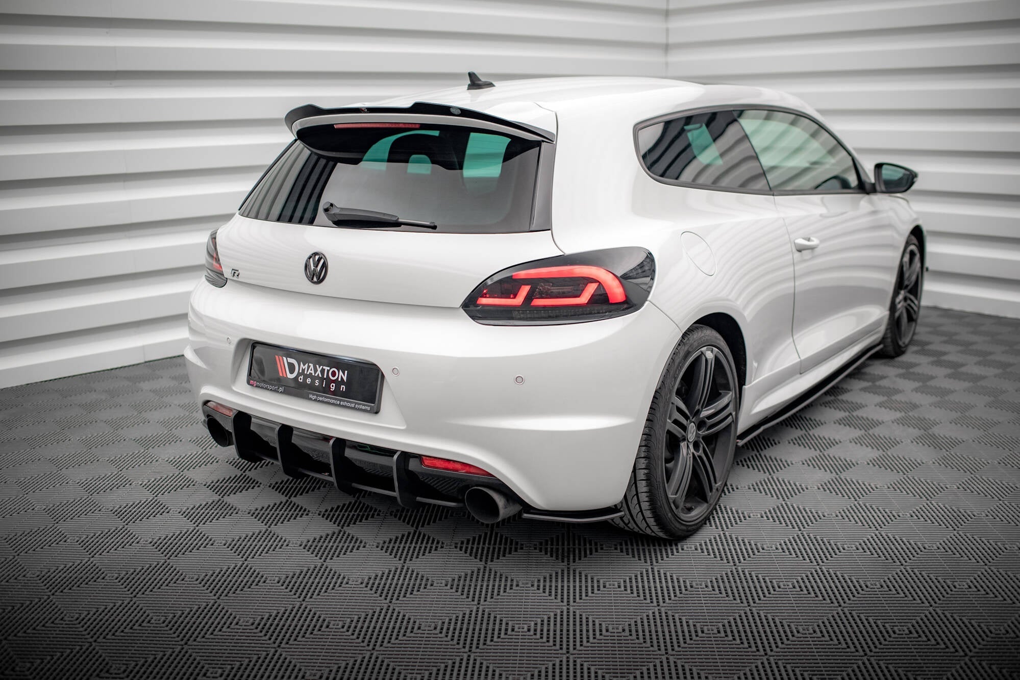 Prelungire splitter bara spate Volkswagen Scirocco R Mk3 2008-2014 v7 - Maxton Design