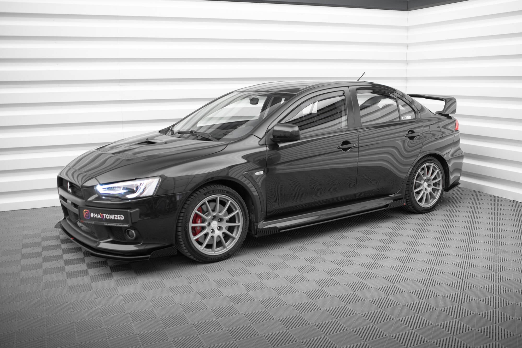Praguri si flapsuri Mitsubishi Lancer EVO X 2007-2015 v4 - Maxton Design