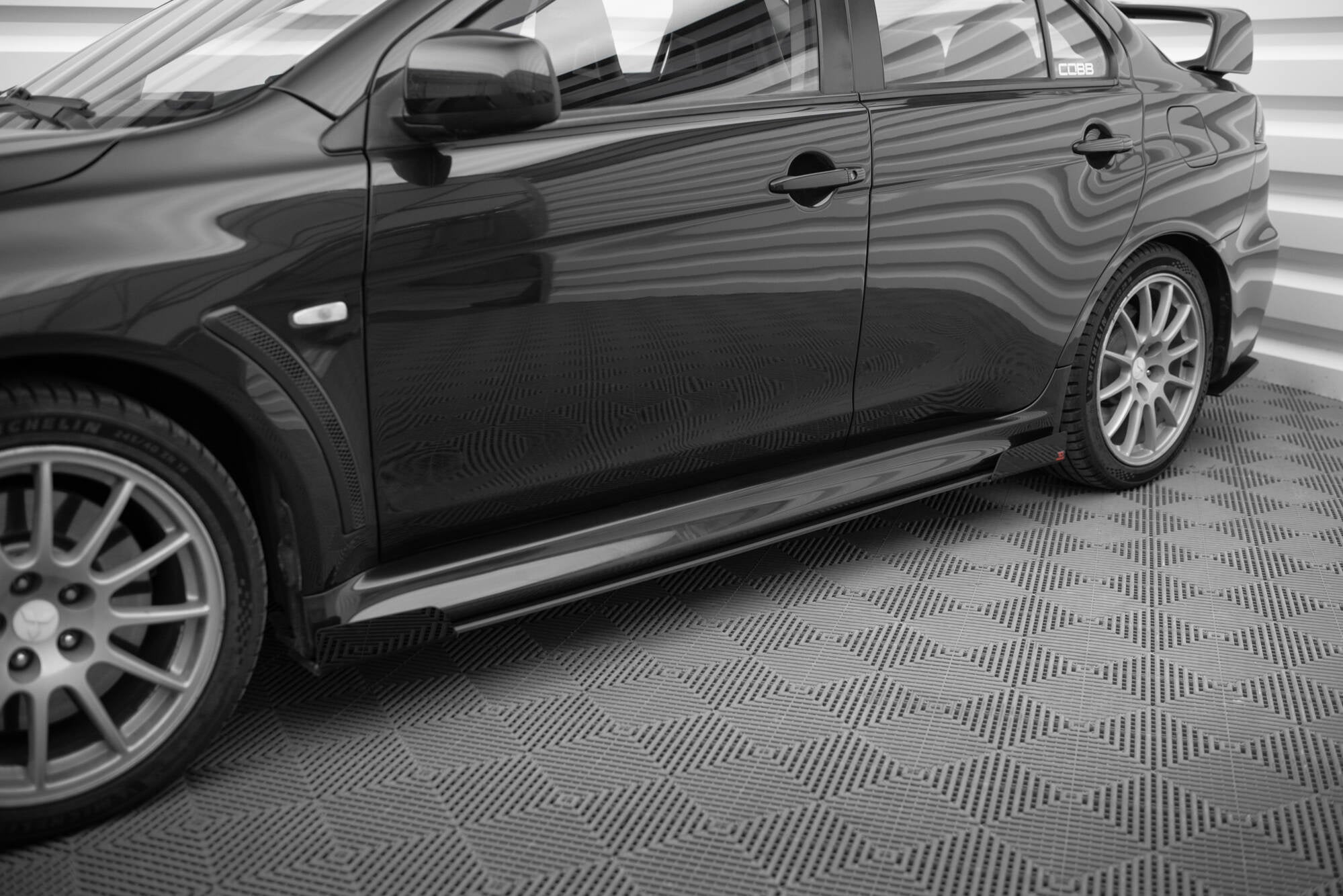 Praguri si flapsuri Mitsubishi Lancer EVO X 2007-2015 v4 - Maxton Design