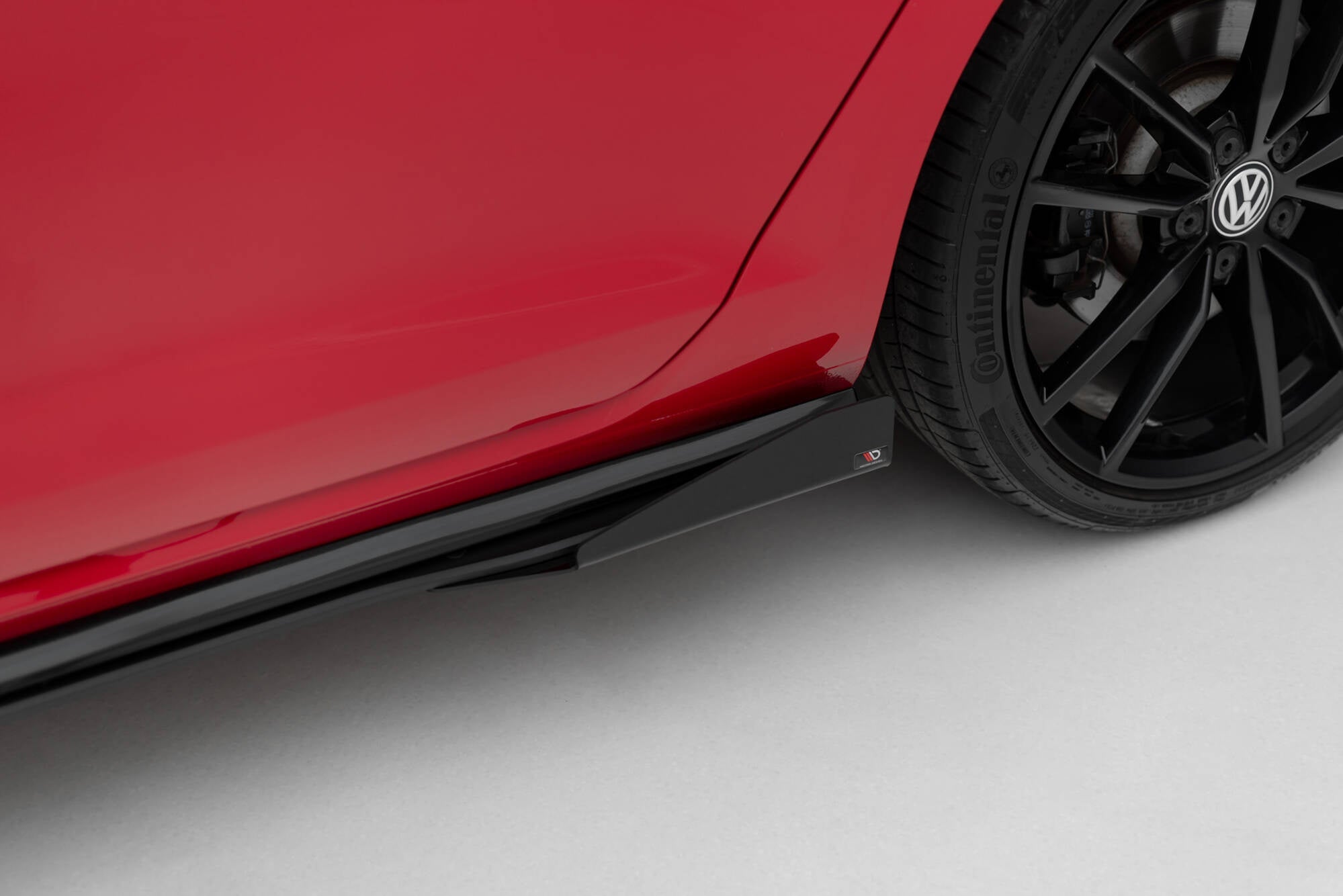 Praguri si flapsuri Volkswagen Golf 7 R Facelift 2017-2020 v14 - Maxton Design