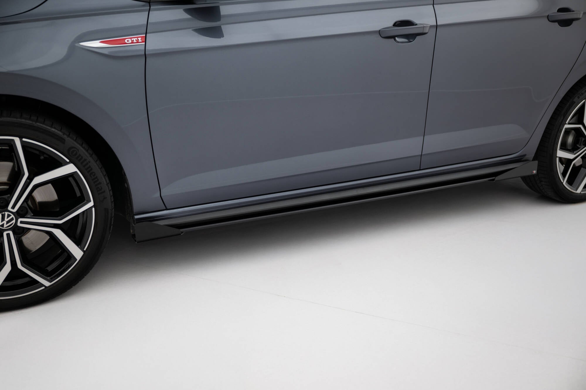 Praguri si flapsuri Volkswagen Polo GTI Mk6 Facelift 2021- v9 - Maxton Design