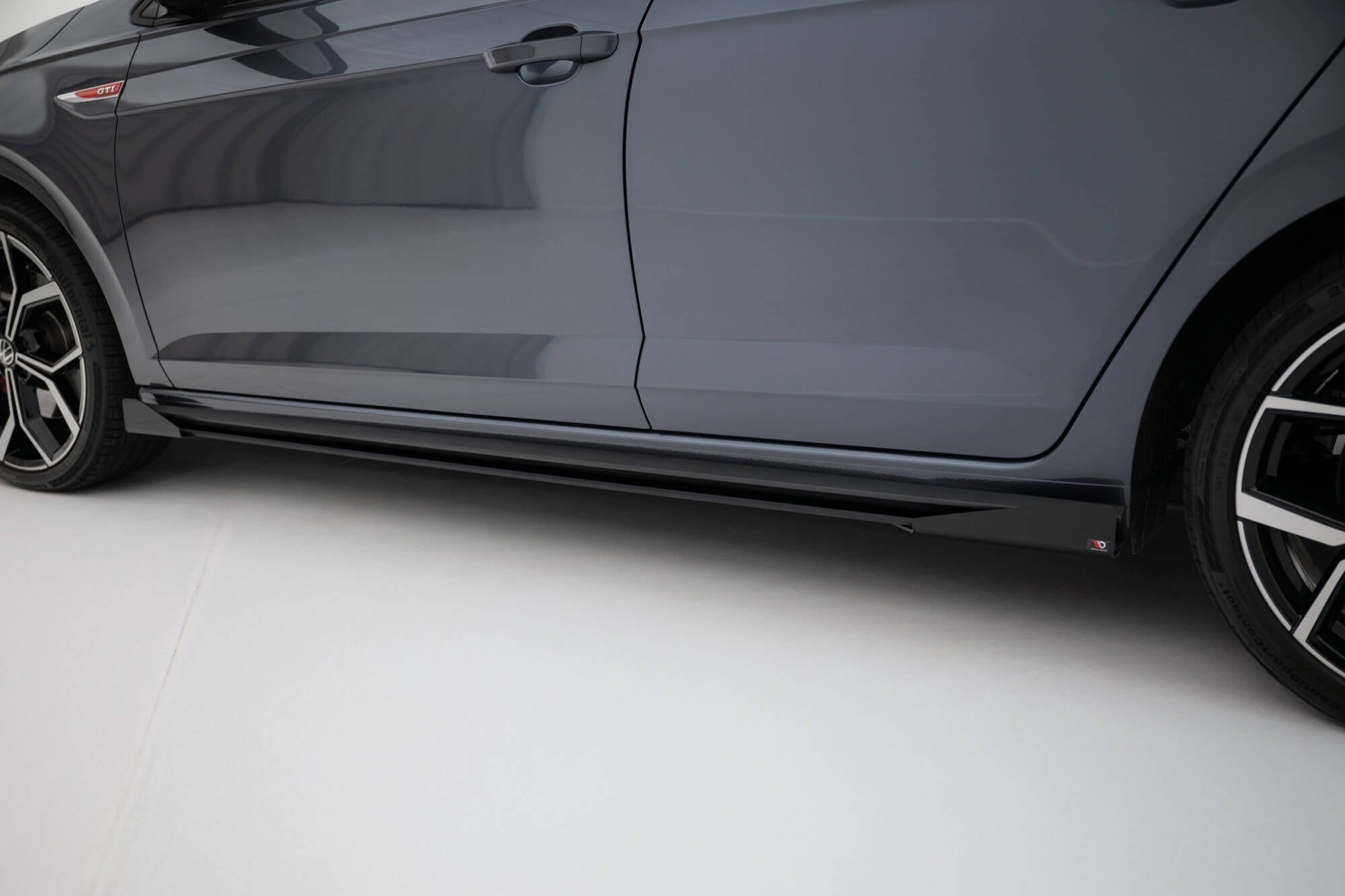Praguri si flapsuri Volkswagen Polo GTI Mk6 Facelift 2021- v9 - Maxton Design