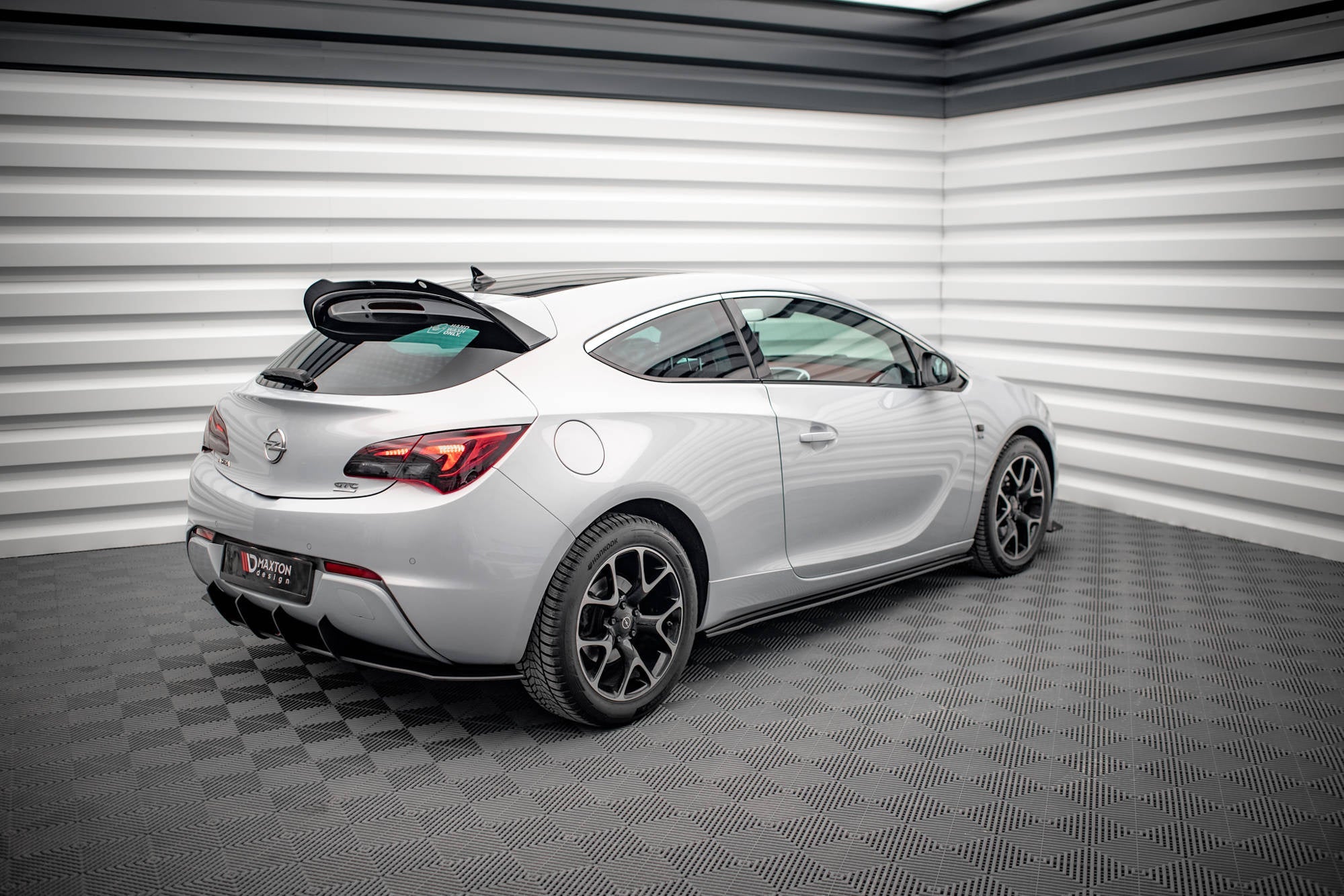Praguri Opel Astra J GTC OPC-Line 2011-2018 v5 - Maxton Design