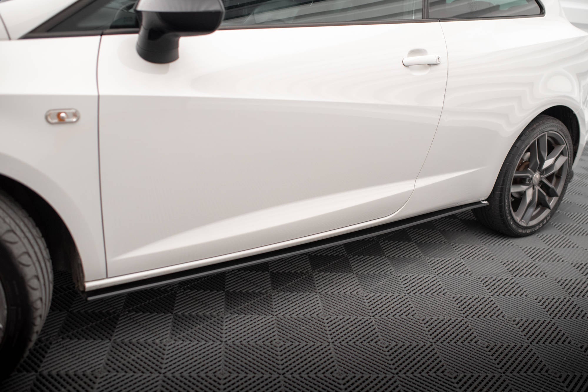 Praguri Seat Ibiza Sport Coupe Mk4 2008-2012 v2 - Maxton Design