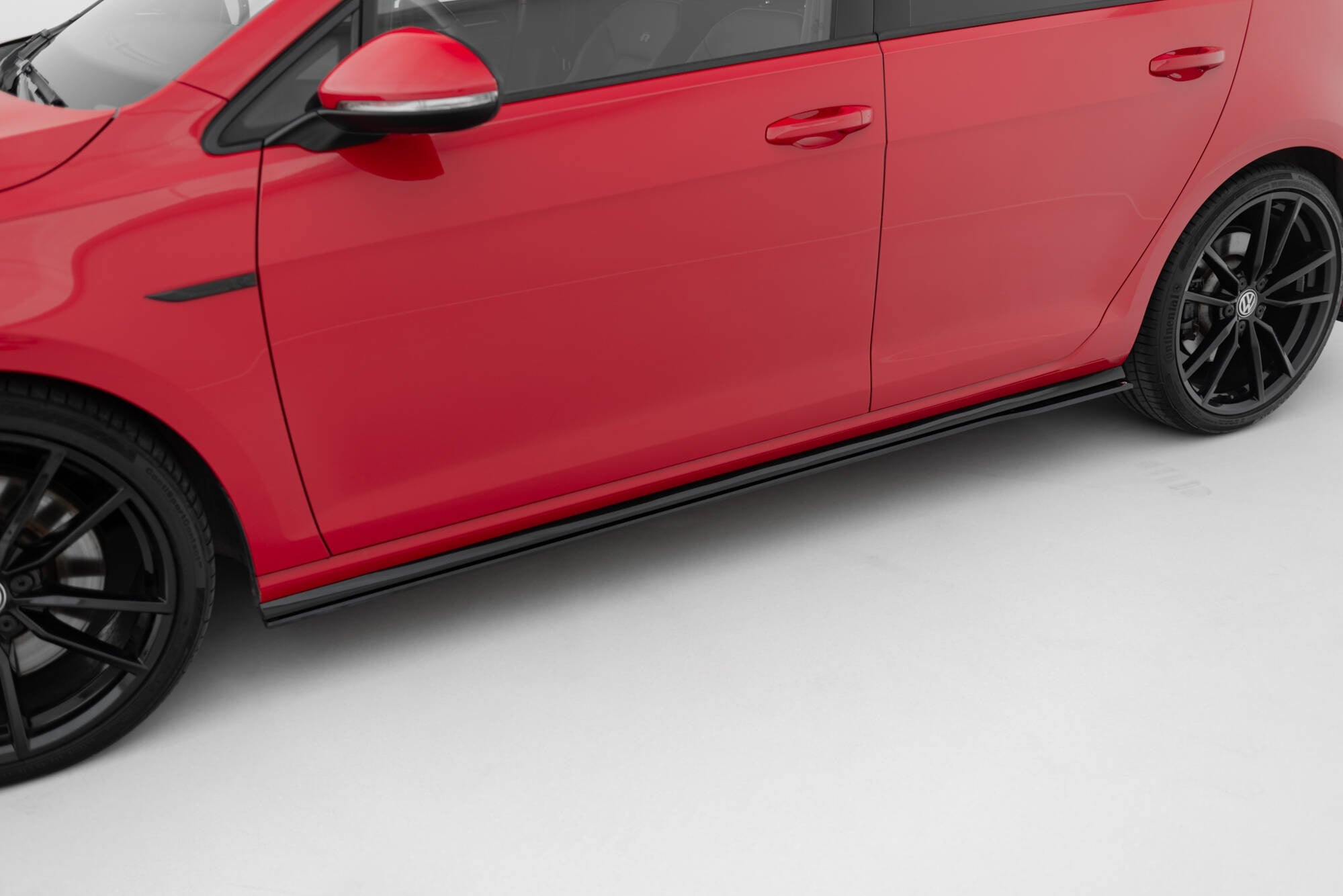Praguri Volkswagen Golf 7 R Facelift 2017-2020 v13 - Maxton Design