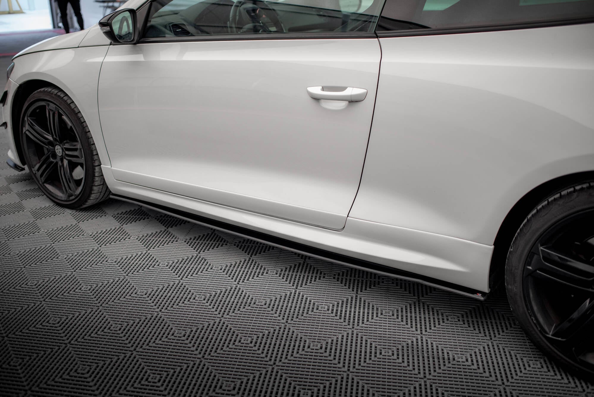 Praguri Volkswagen Scirocco R Mk3 2008-2014 v4 - Maxton Design