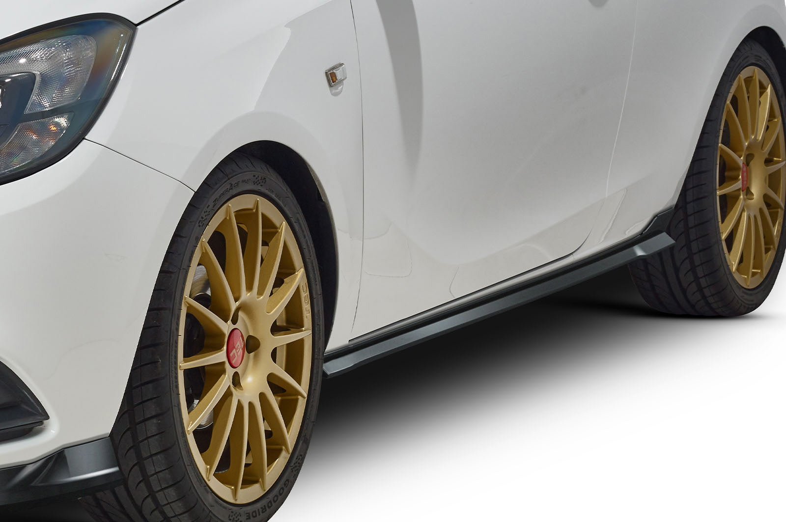 Praguri laterale cu ABE pentru Opel Corsa E cu 3 uși SS479
