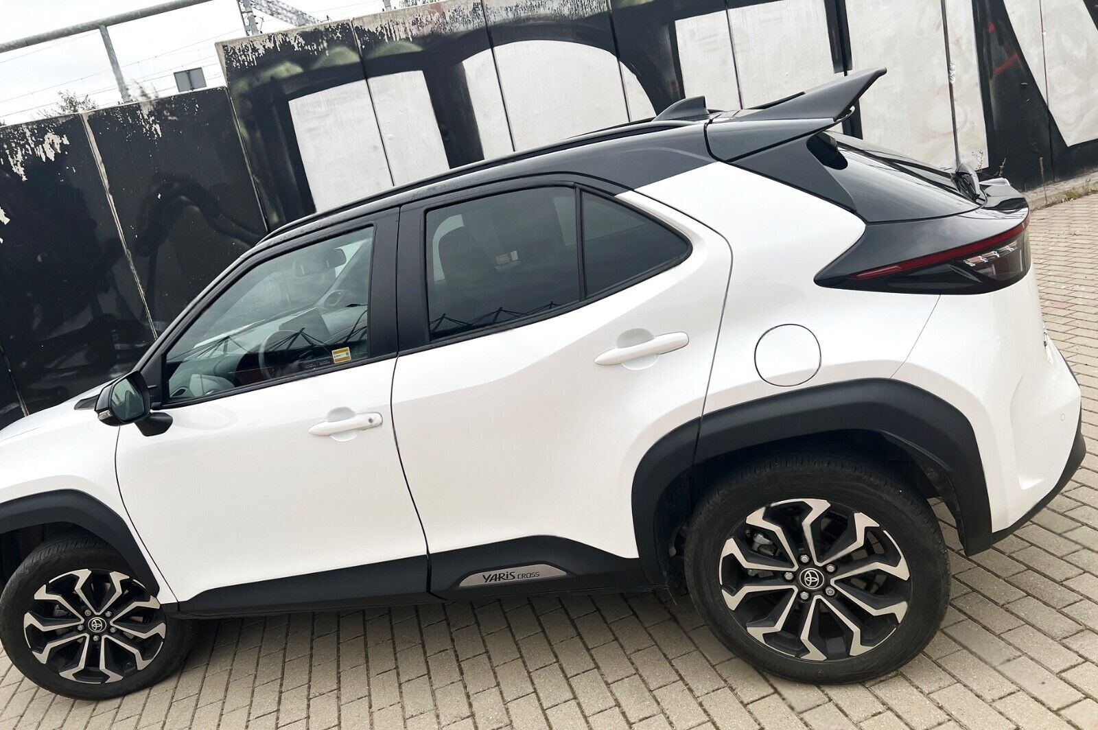 Eleron luneta portbagaj TOYOTA YARIS CROSS SPORT TFB TUNING