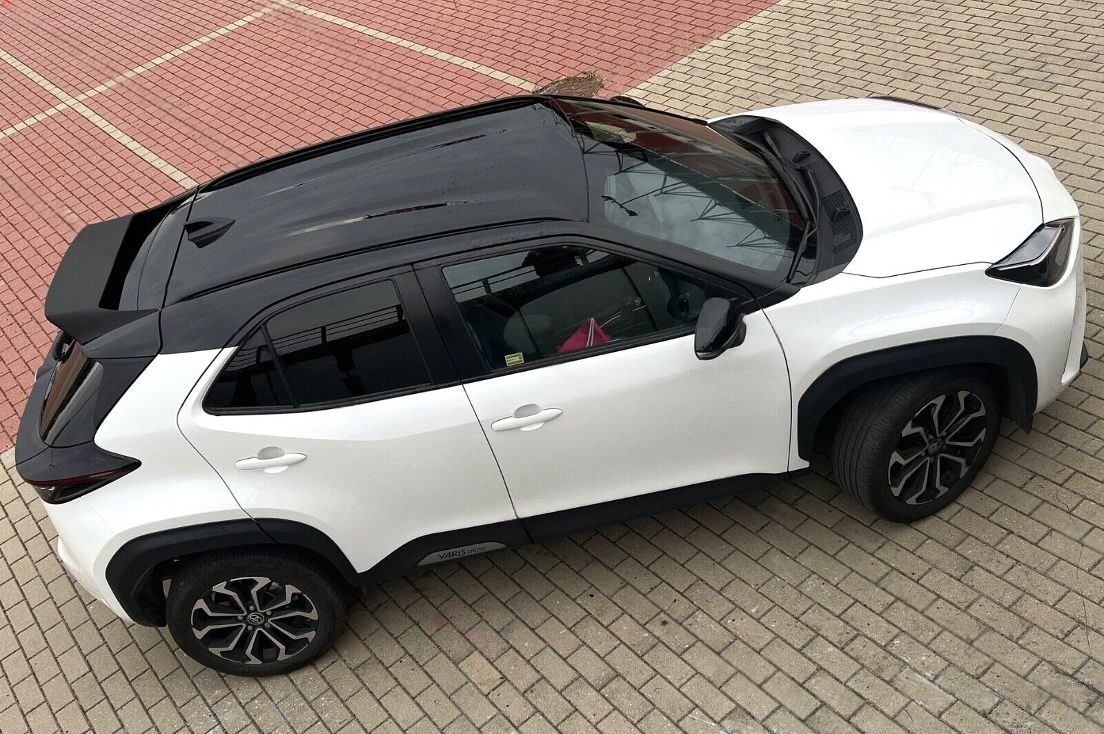 Eleron luneta portbagaj TOYOTA YARIS CROSS SPORT TFB TUNING