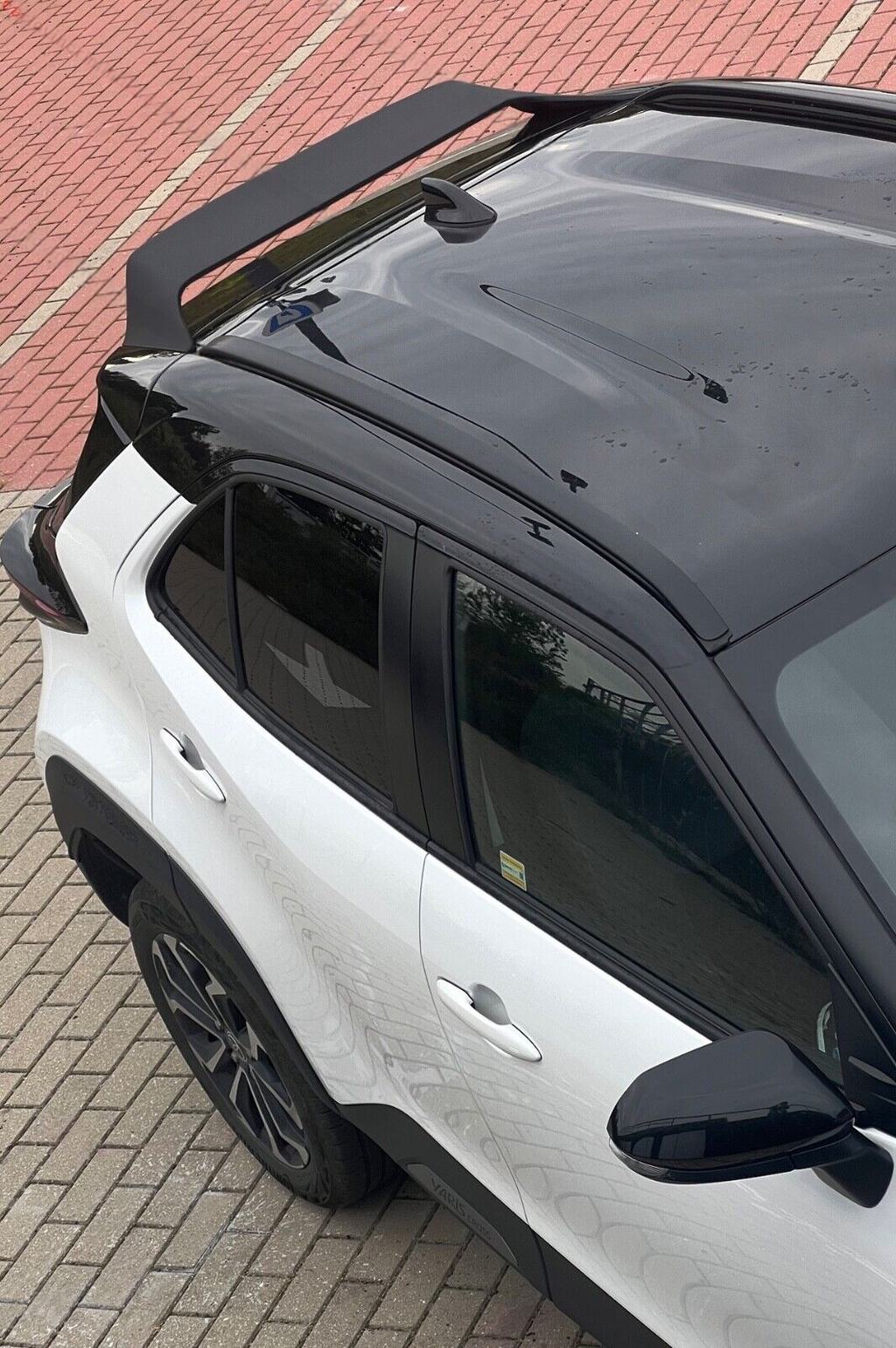 Eleron luneta portbagaj TOYOTA YARIS CROSS SPORT TFB TUNING